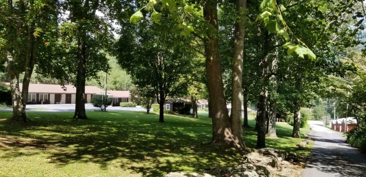 Tanglewood Motel And Log Cabins Maggie Valley Εξωτερικό φωτογραφία